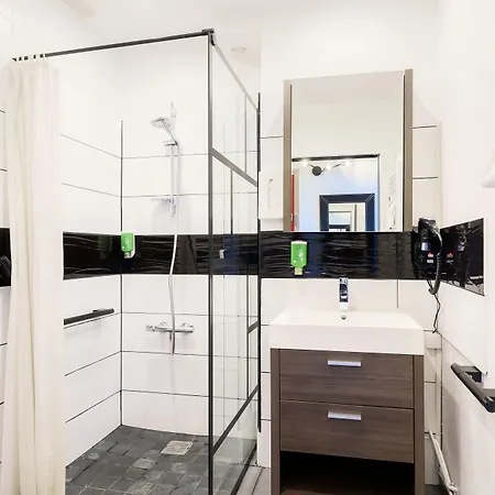 Отель The Originals City, De L'europe, Saint-nazaire Сен-Назер